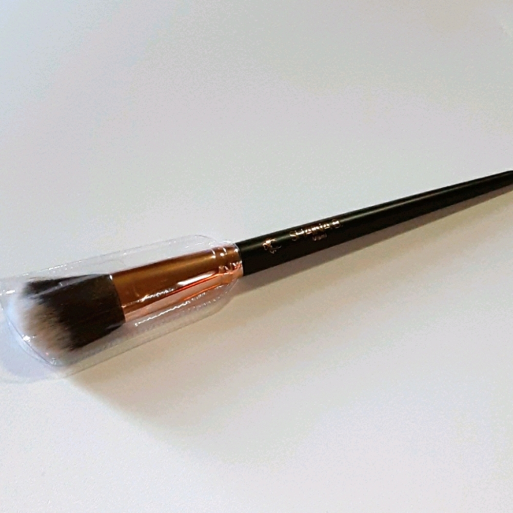Shaina Miami Makeup Contour Brush BUNDLE ONLY